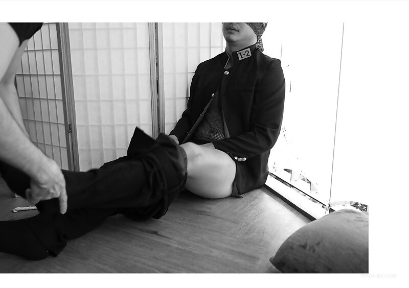 Next Image >>