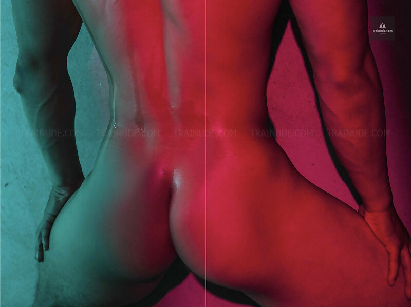 Next Image >>