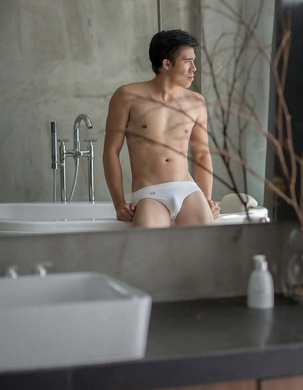 Next Image >>