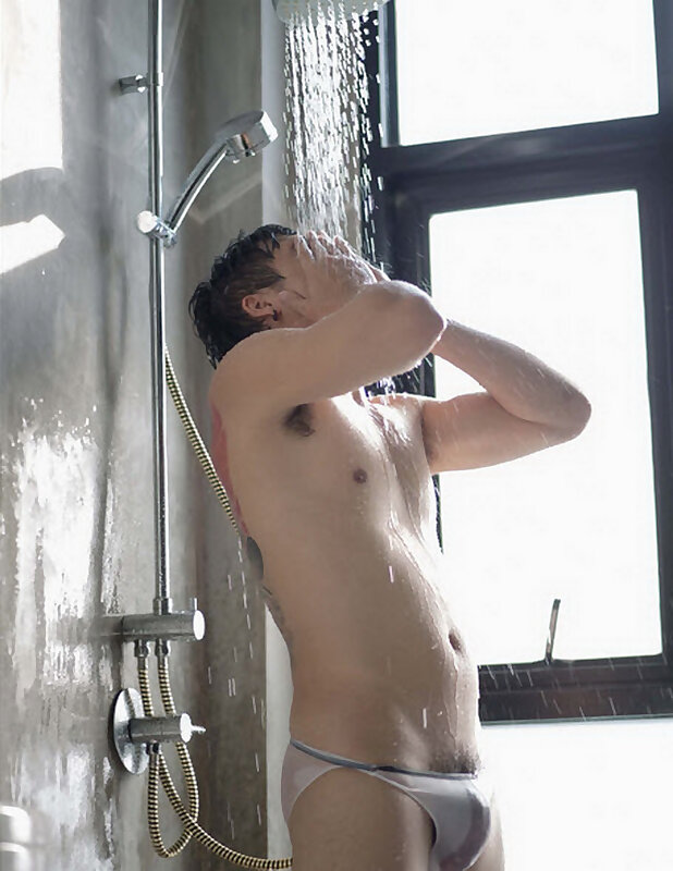 Next Image >>