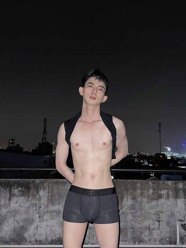 Next Image >>