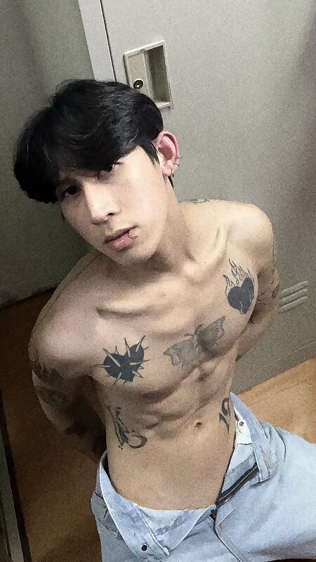 Next Image >>