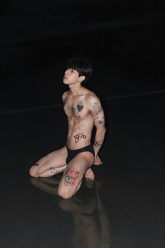 Next Image >>