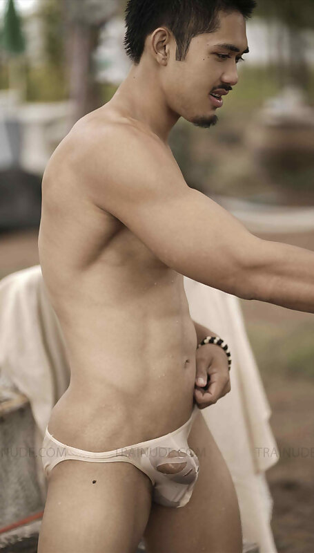 Next Image >>
