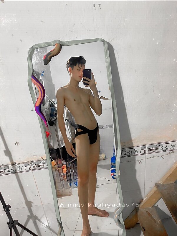 Next Image >>