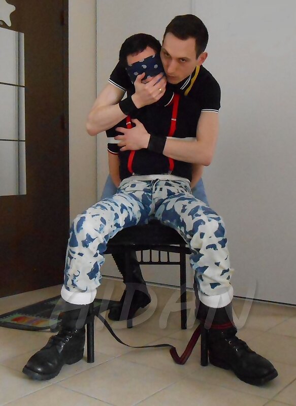 Next Image >>