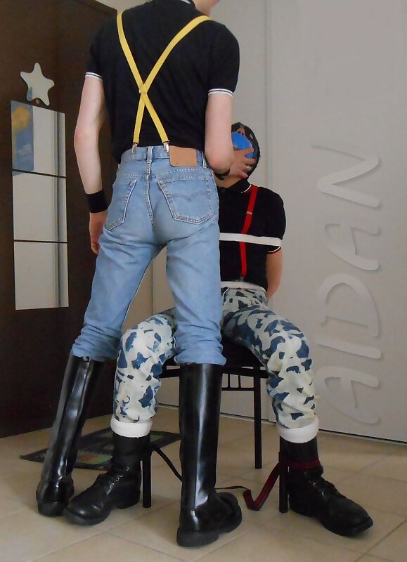 Next Image >>