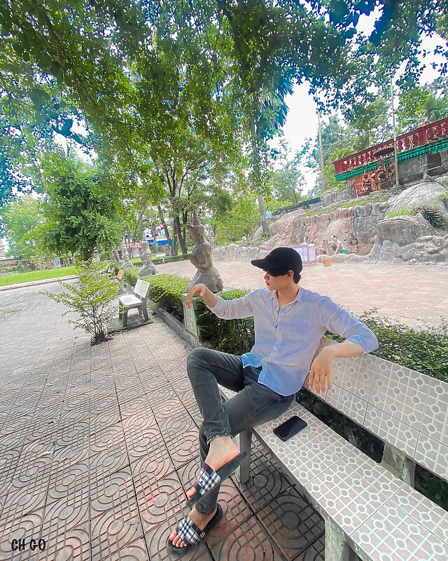 Next Image >>