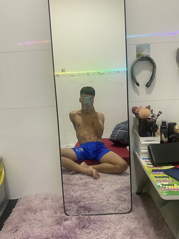 Next Image >>