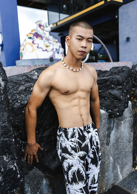 Next Image >>