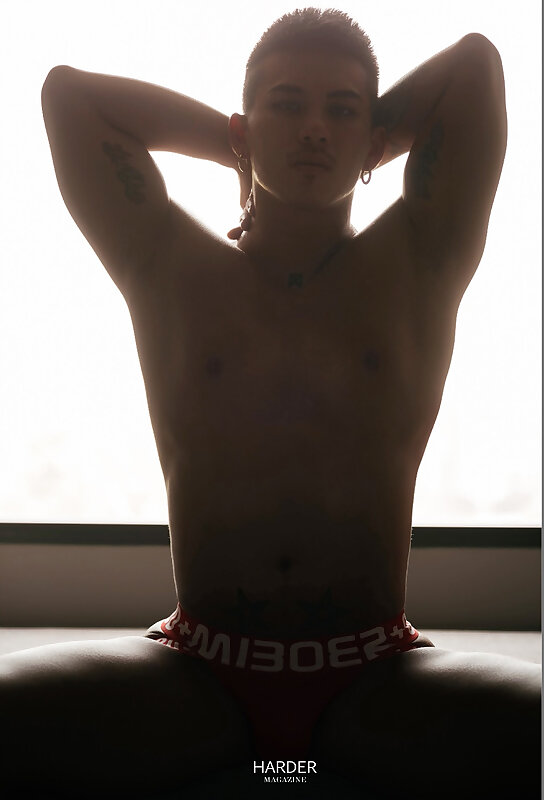 Next Image >>