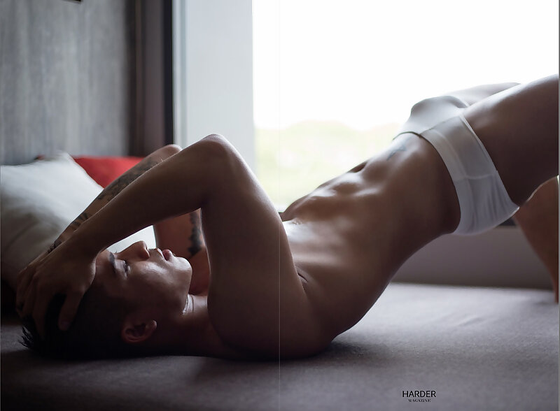 Next Image >>