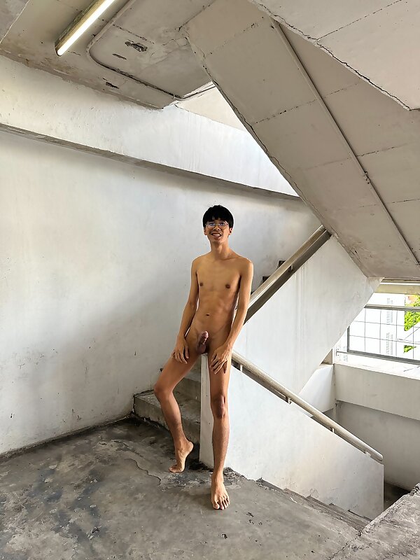 Next Image >>