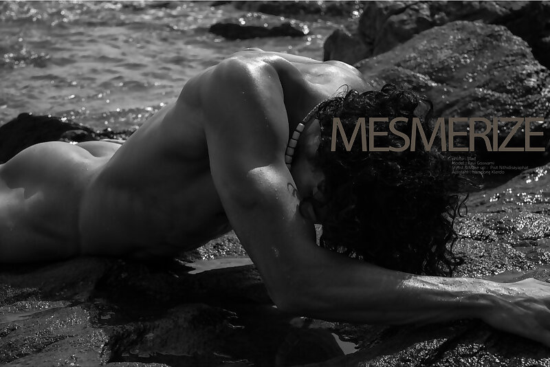 Next Image >>