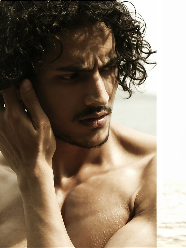 Next Image >>
