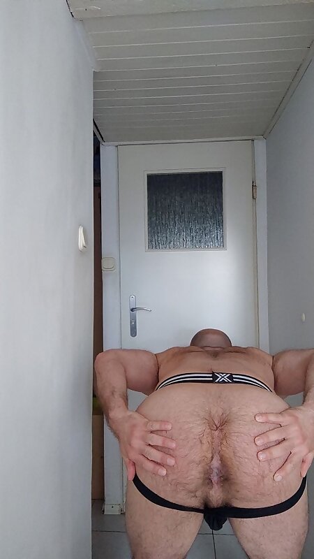 Next Image >>
