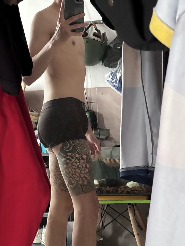 Next Image >>