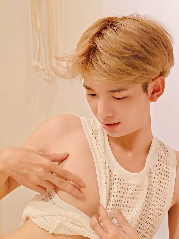 Next Image >>