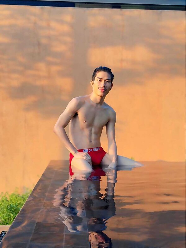 Next Image >>