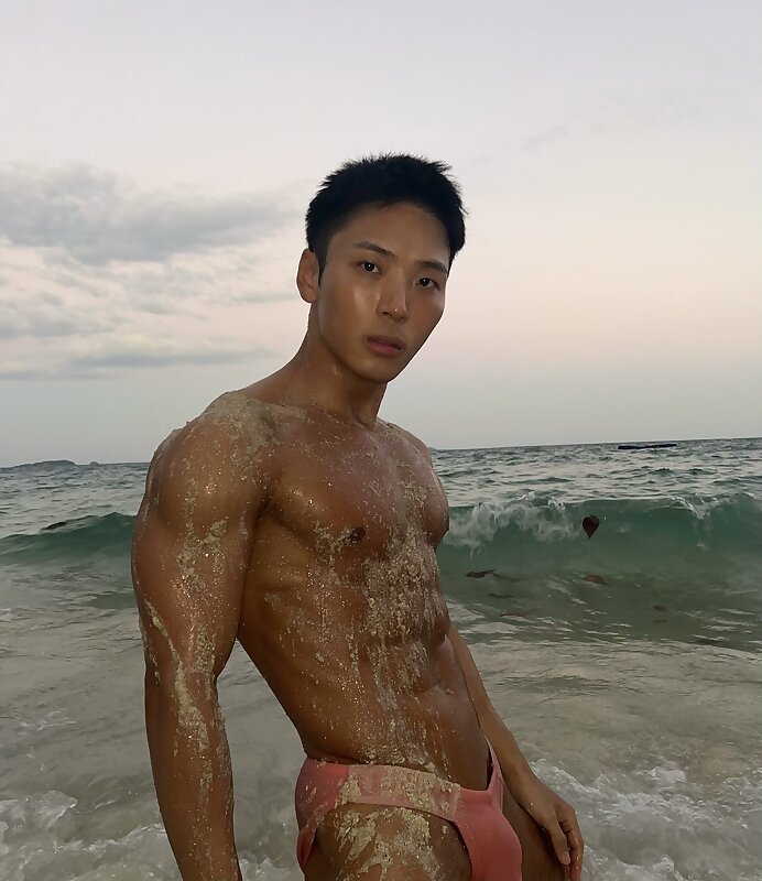 Next Image >>
