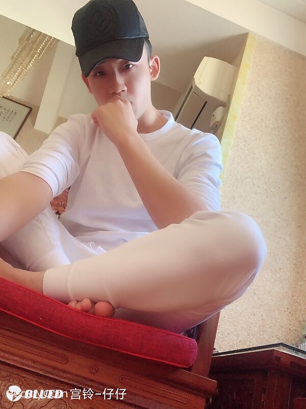Next Image >>