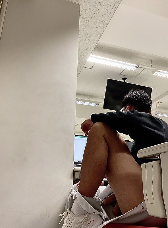 Next Image >>