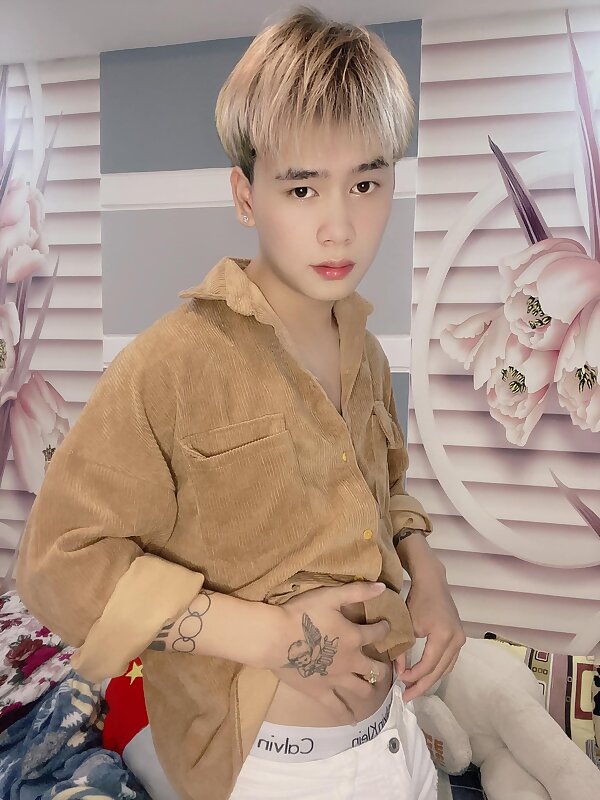 Next Image >>