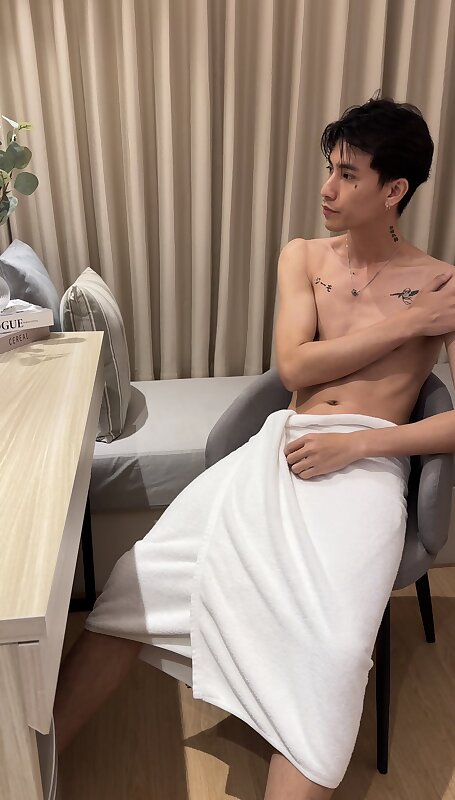 Next Image >>