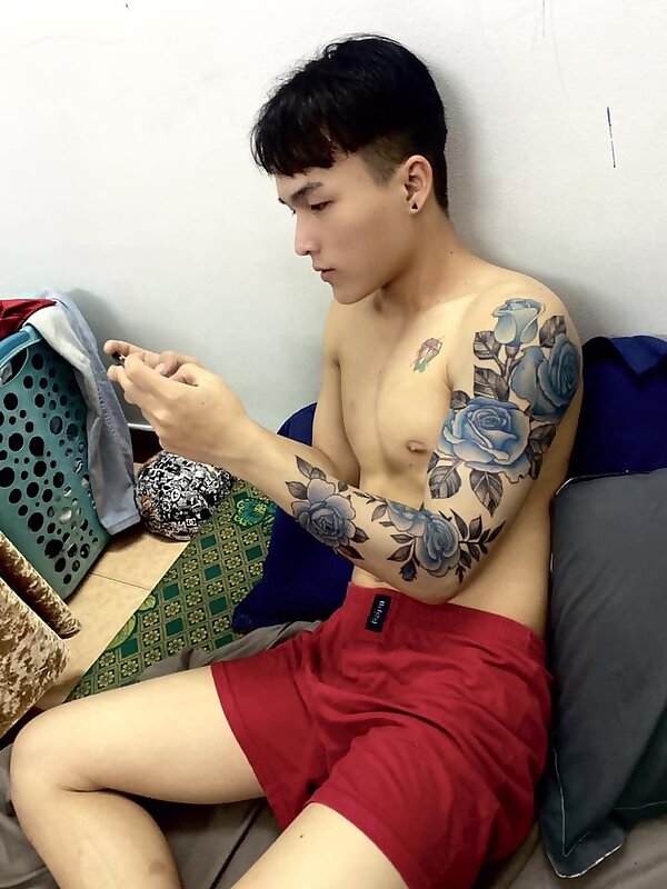 Next Image >>