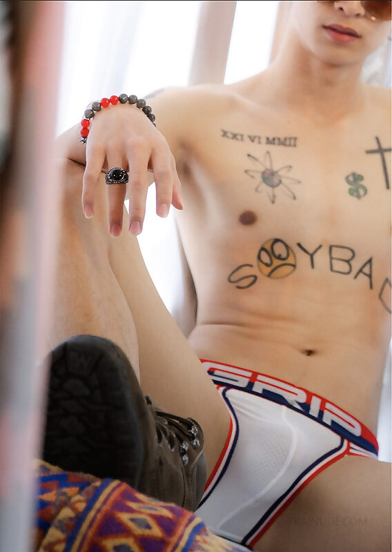 Next Image >>