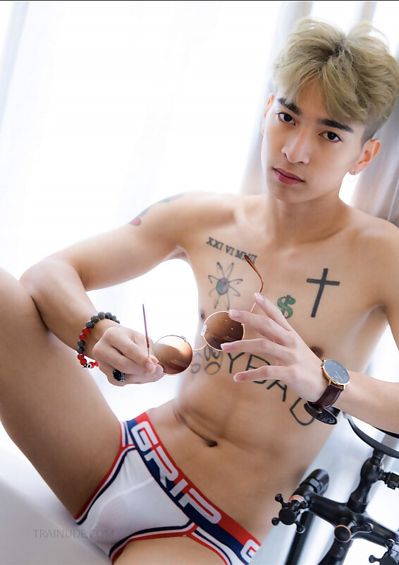 Next Image >>