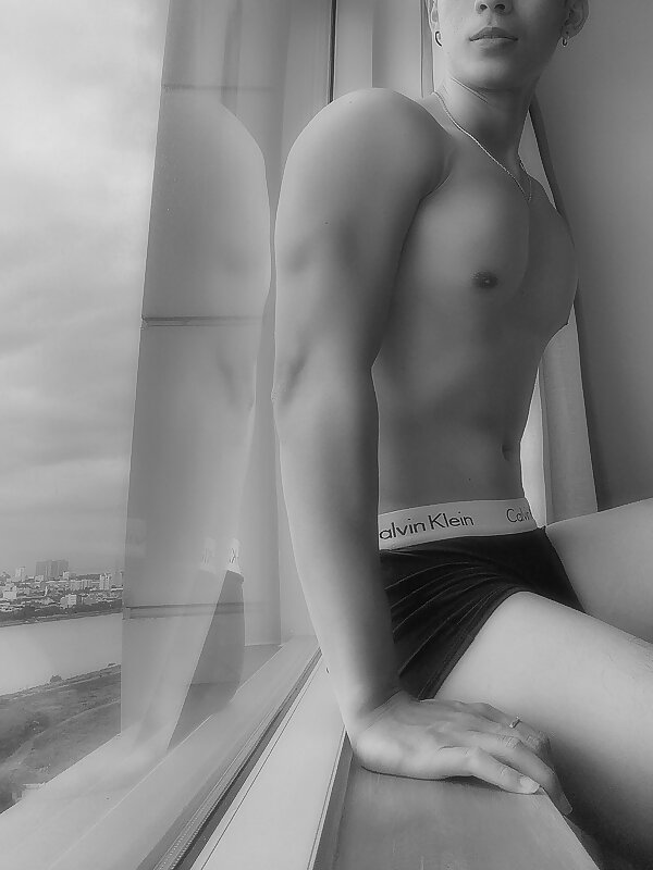 Next Image >>