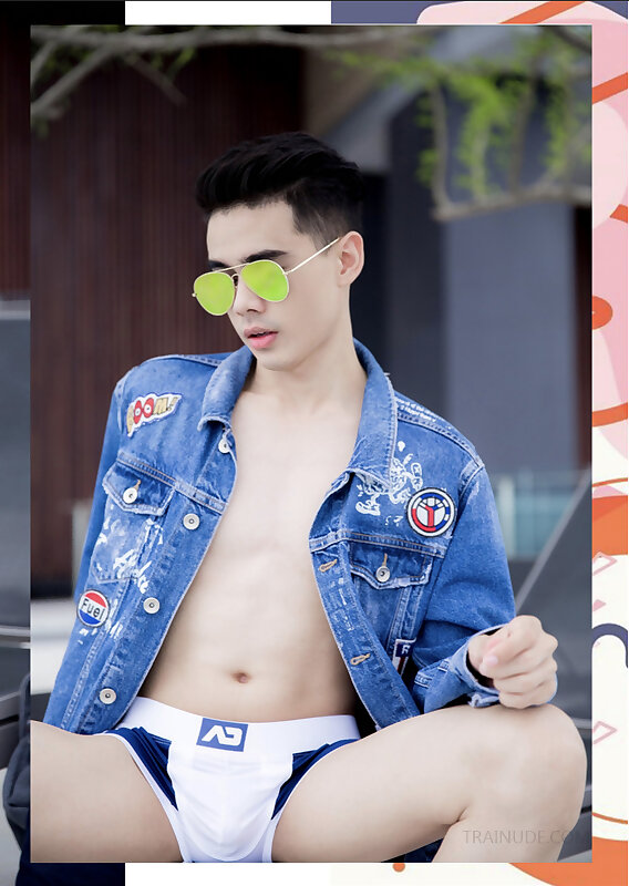 Next Image >>