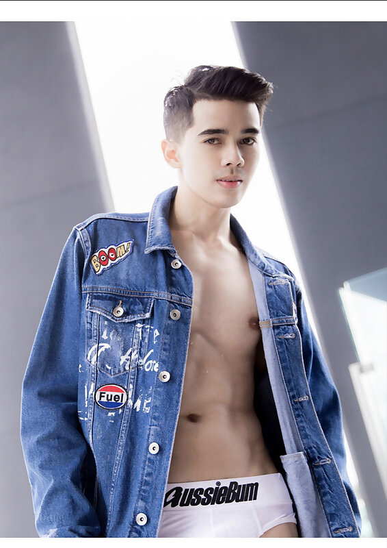 Next Image >>