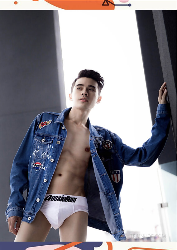 Next Image >>