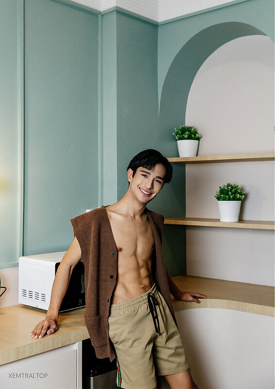 Next Image >>
