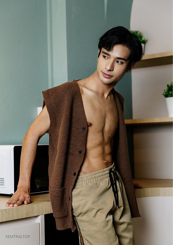 Next Image >>