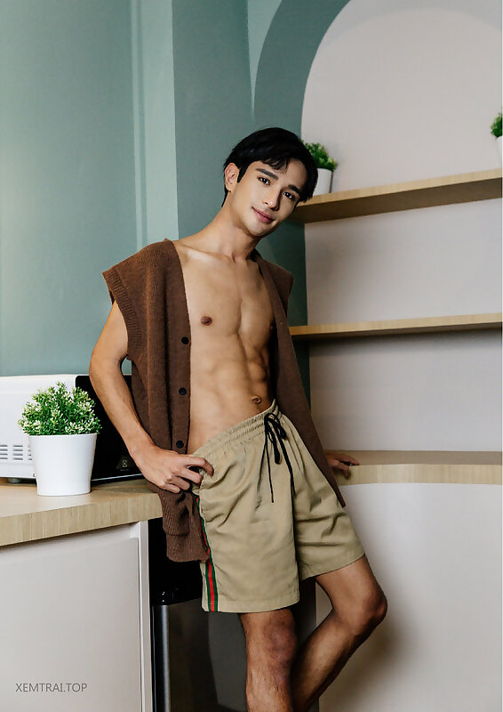 Next Image >>