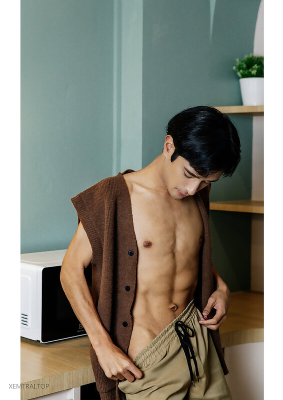 Next Image >>