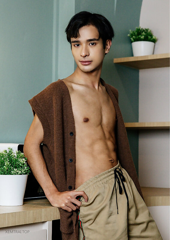 Next Image >>