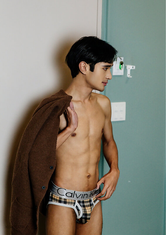 Next Image >>