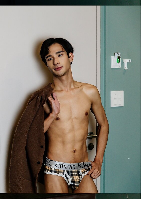 Next Image >>
