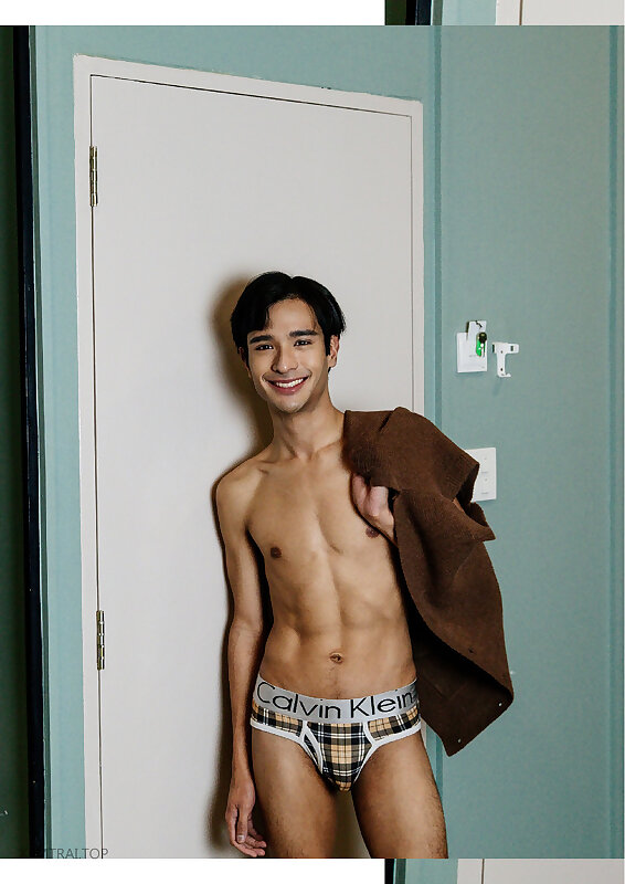 Next Image >>