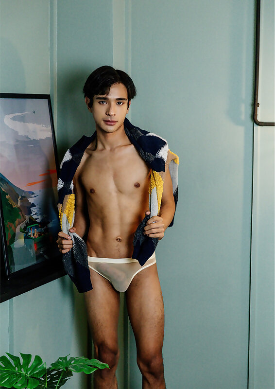 Next Image >>