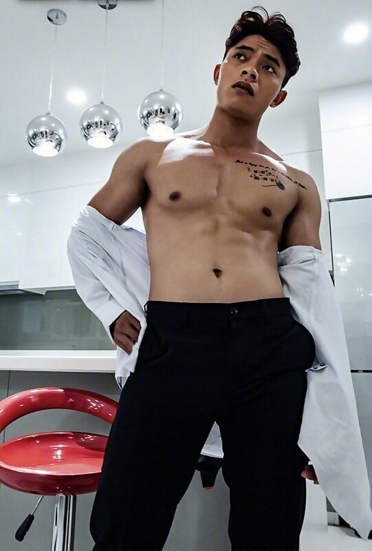 Next Image >>