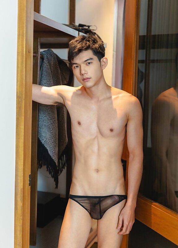 Next Image >>