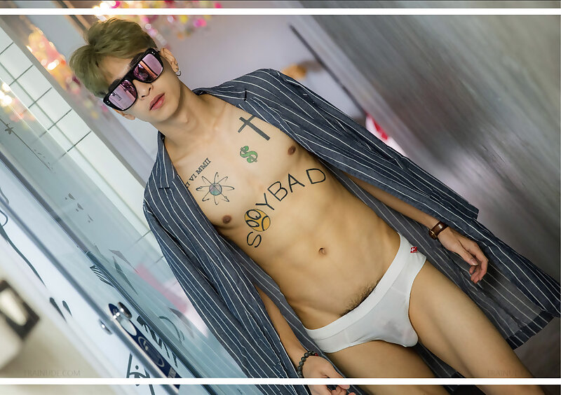 Next Image >>