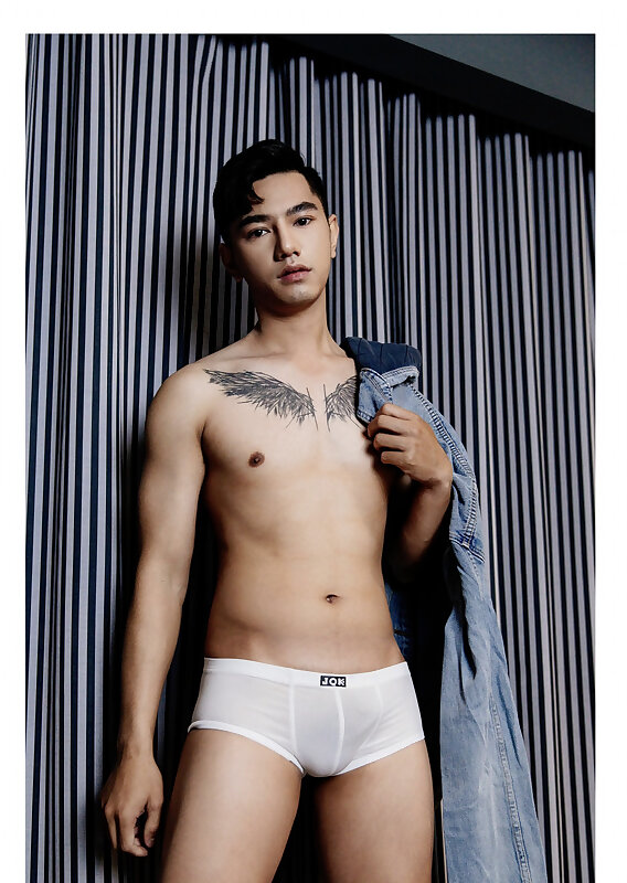 Next Image >>