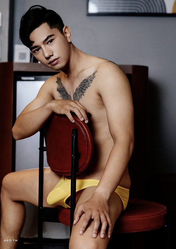 Next Image >>