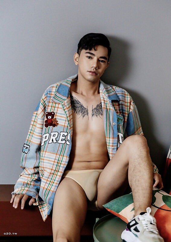Next Image >>